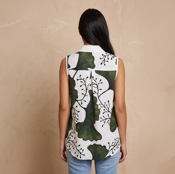 Blusa Sisa con Estampado de Hojas y Botones