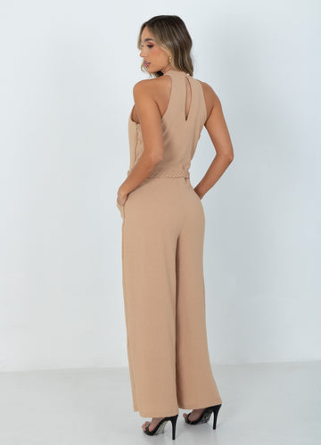 Enterizo largo sin mangas con cinturón de hebilla