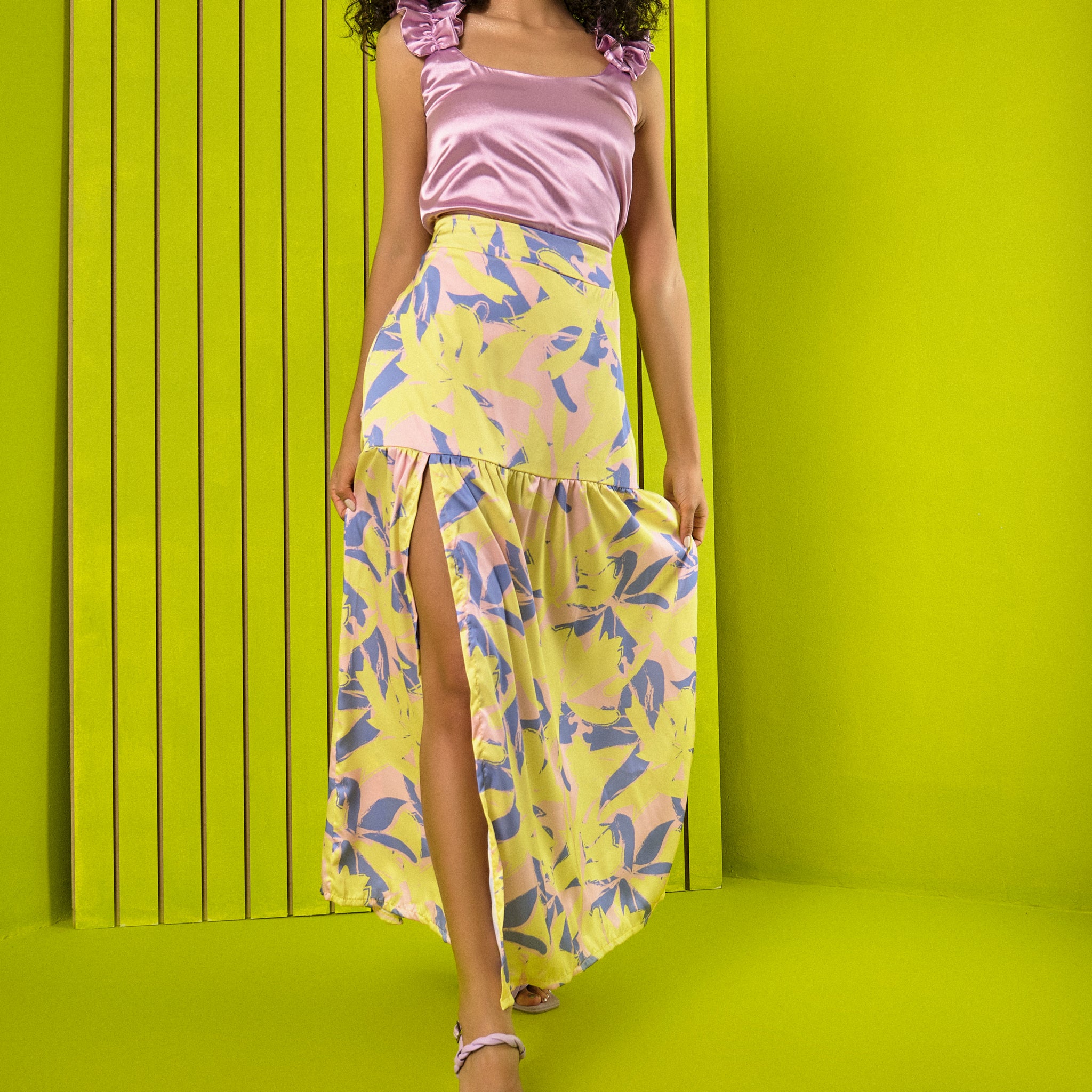 Falda en satín